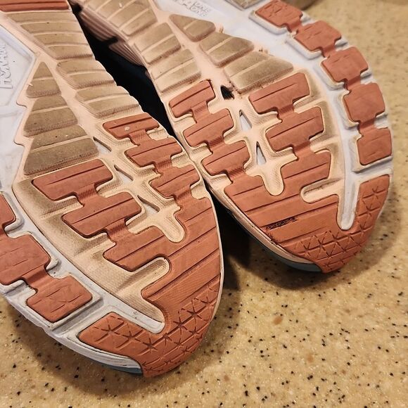 Hoka One One Gaviota 3 Wide  Shoes 9D - Picture 10 of 11